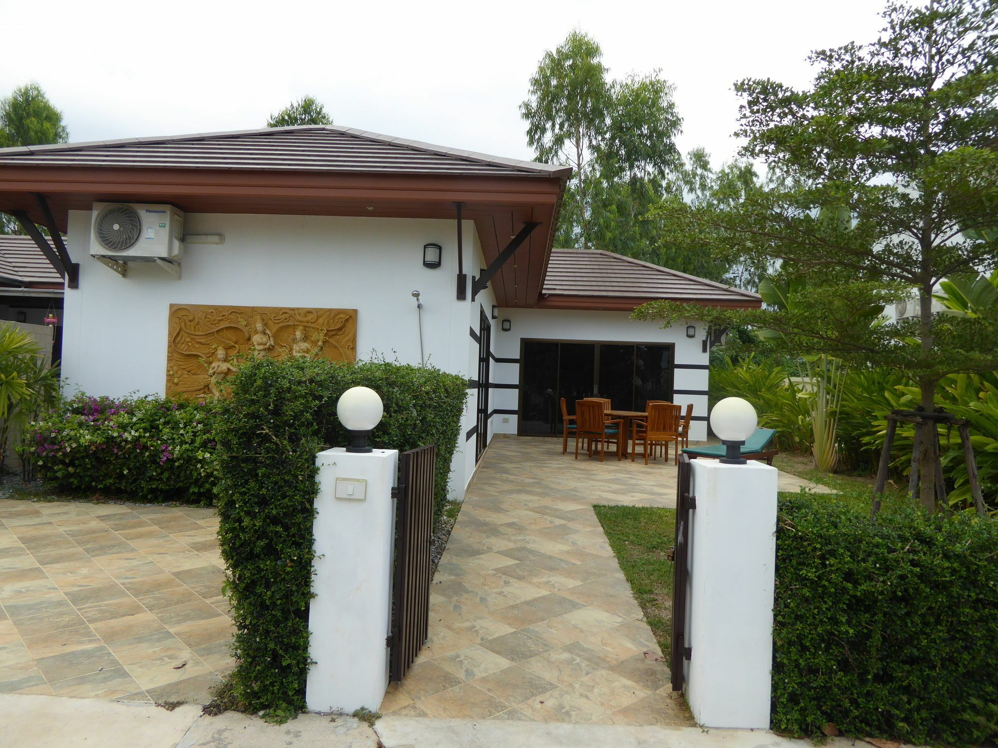 Tropicana Beach Villa At Vip Resort Ban Phe Exterior photo