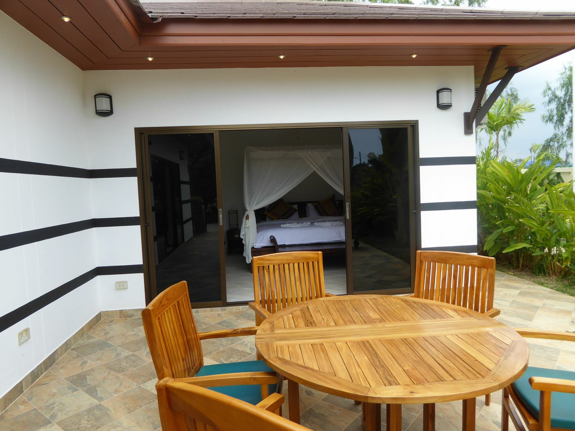 Tropicana Beach Villa At Vip Resort Ban Phe Exterior photo