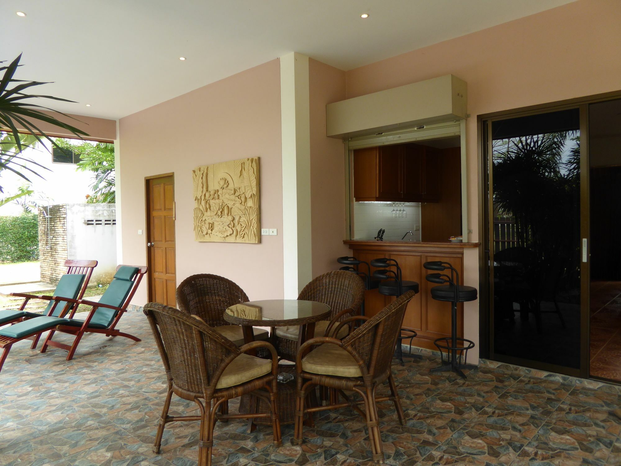 Tropicana Beach Villa At Vip Resort Ban Phe Exterior photo