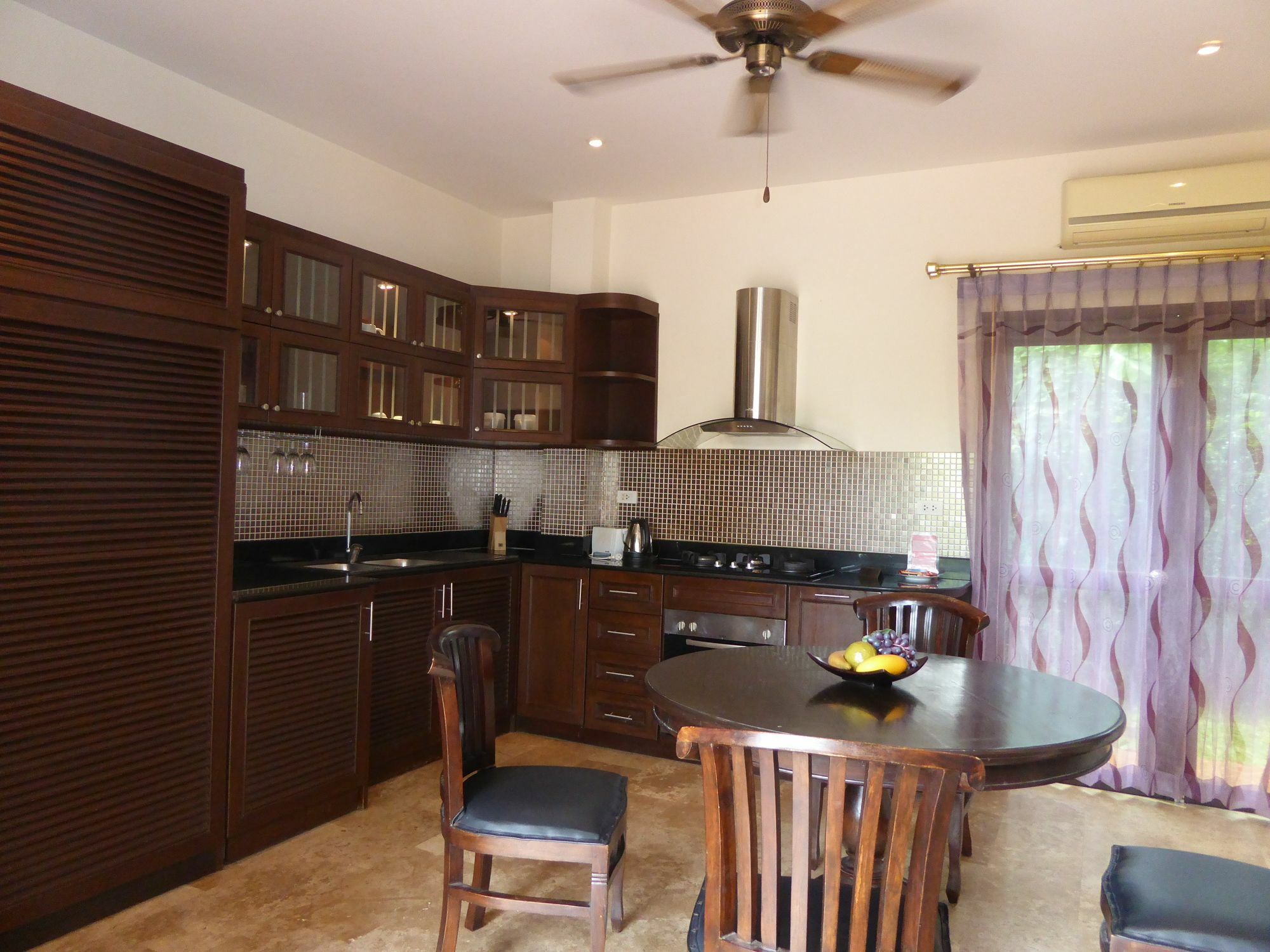 Tropicana Beach Villa At Vip Resort Ban Phe Exterior photo