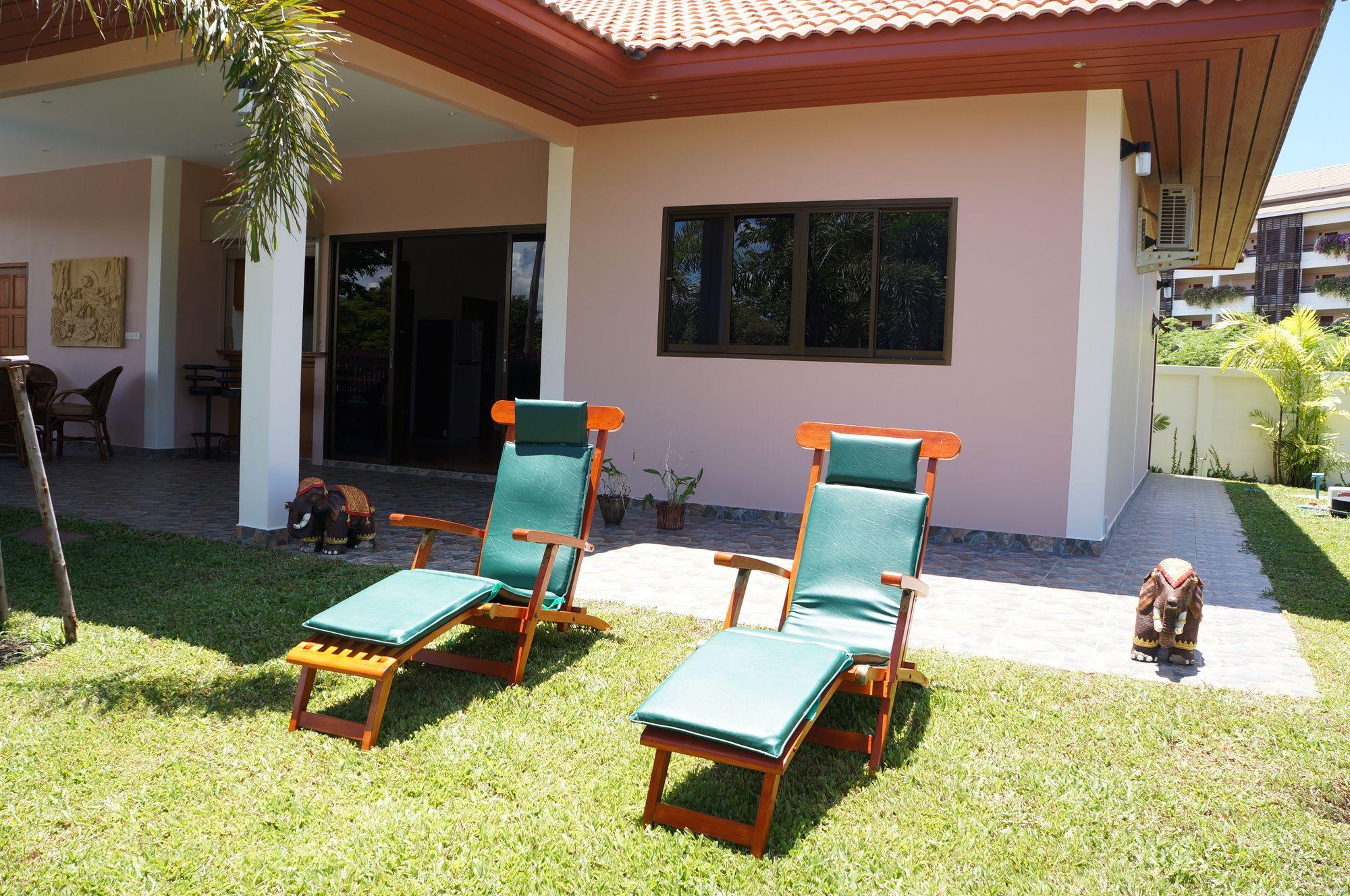 Tropicana Beach Villa At Vip Resort Ban Phe Exterior photo
